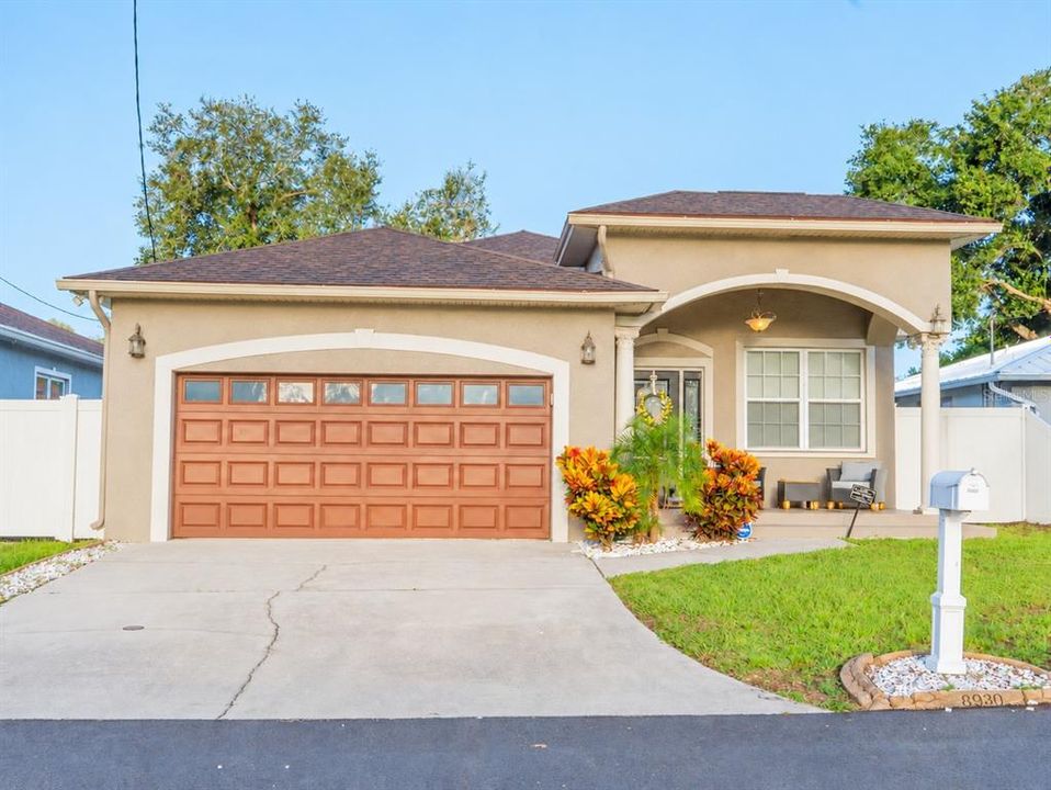 En Venta: $549,900 (3 camas, 2 baños, 2376 Pies cuadrados)