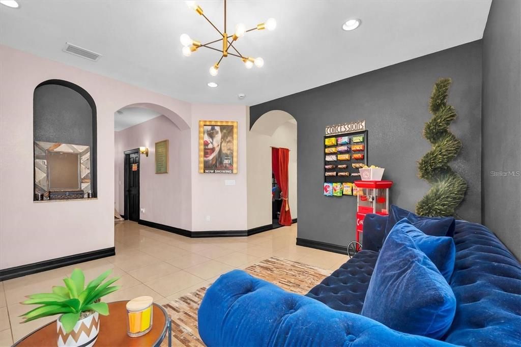 En Venta: $549,900 (3 camas, 2 baños, 2376 Pies cuadrados)