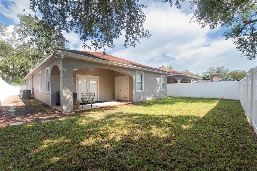 En Venta: $549,900 (3 camas, 2 baños, 2376 Pies cuadrados)