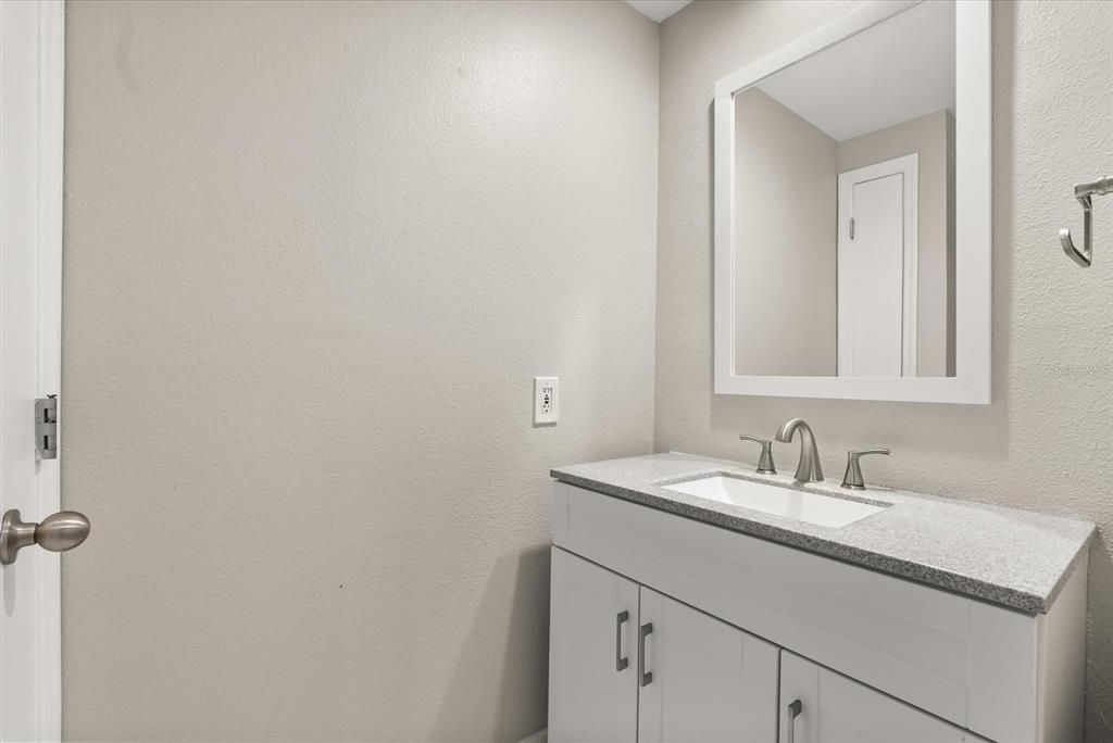 For Rent: $2,300 (2 beds, 2 baths, 1187 Square Feet)