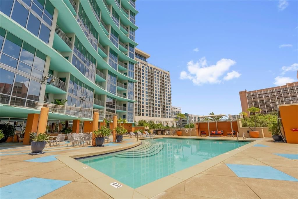 For Rent: $2,300 (2 beds, 2 baths, 1187 Square Feet)