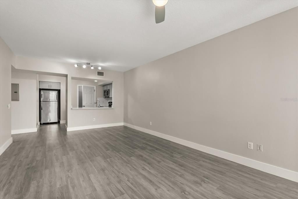 For Rent: $2,300 (2 beds, 2 baths, 1187 Square Feet)