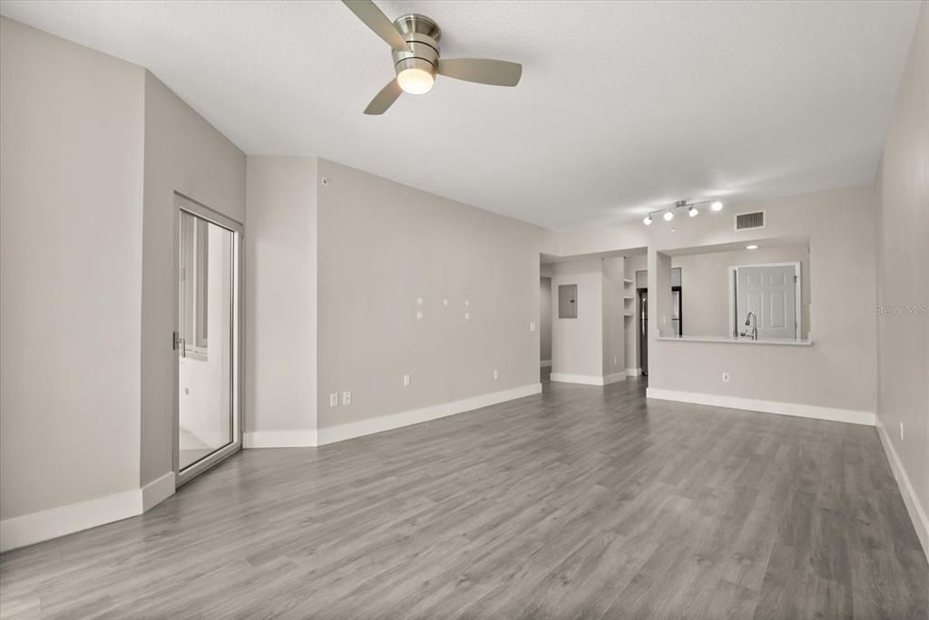 For Rent: $2,300 (2 beds, 2 baths, 1187 Square Feet)