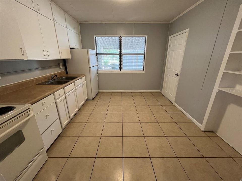 В аренду: $1,549 (3 спален, 1 ванн, 1267 Квадратных фут)