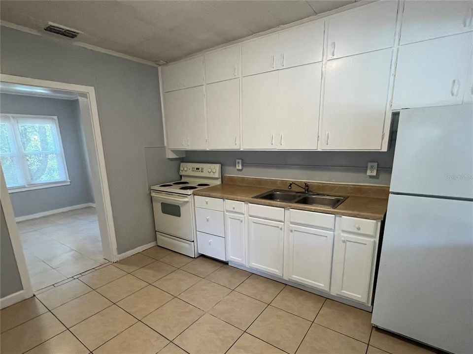 В аренду: $1,549 (3 спален, 1 ванн, 1267 Квадратных фут)
