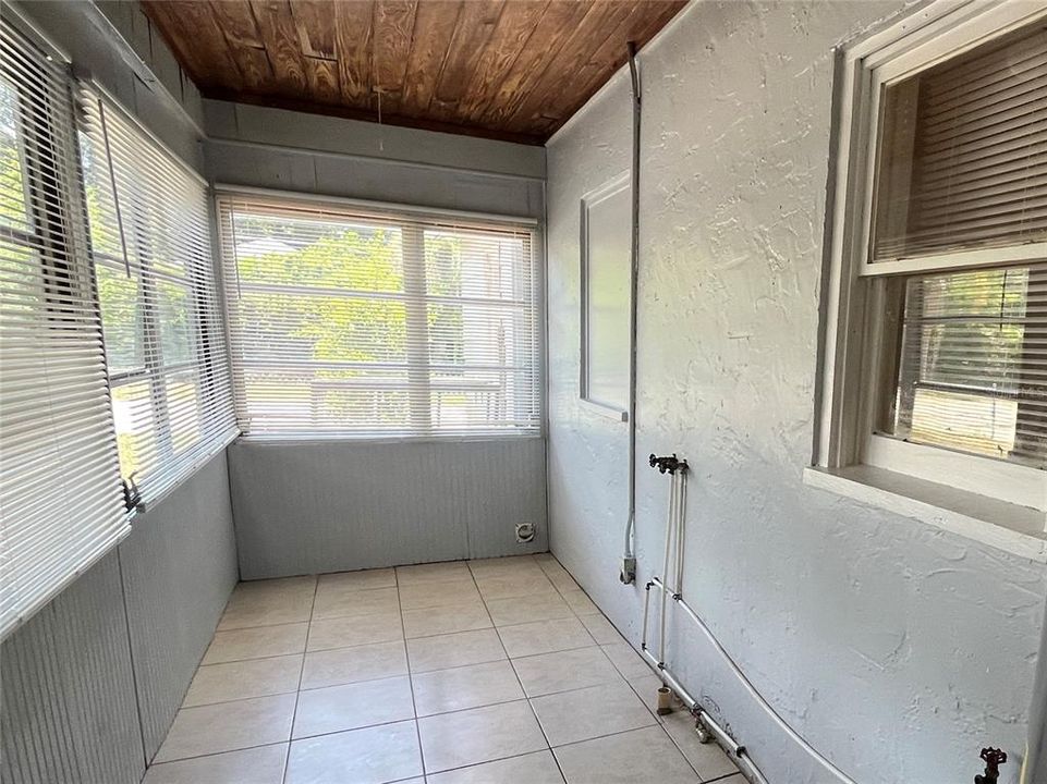 В аренду: $1,549 (3 спален, 1 ванн, 1267 Квадратных фут)