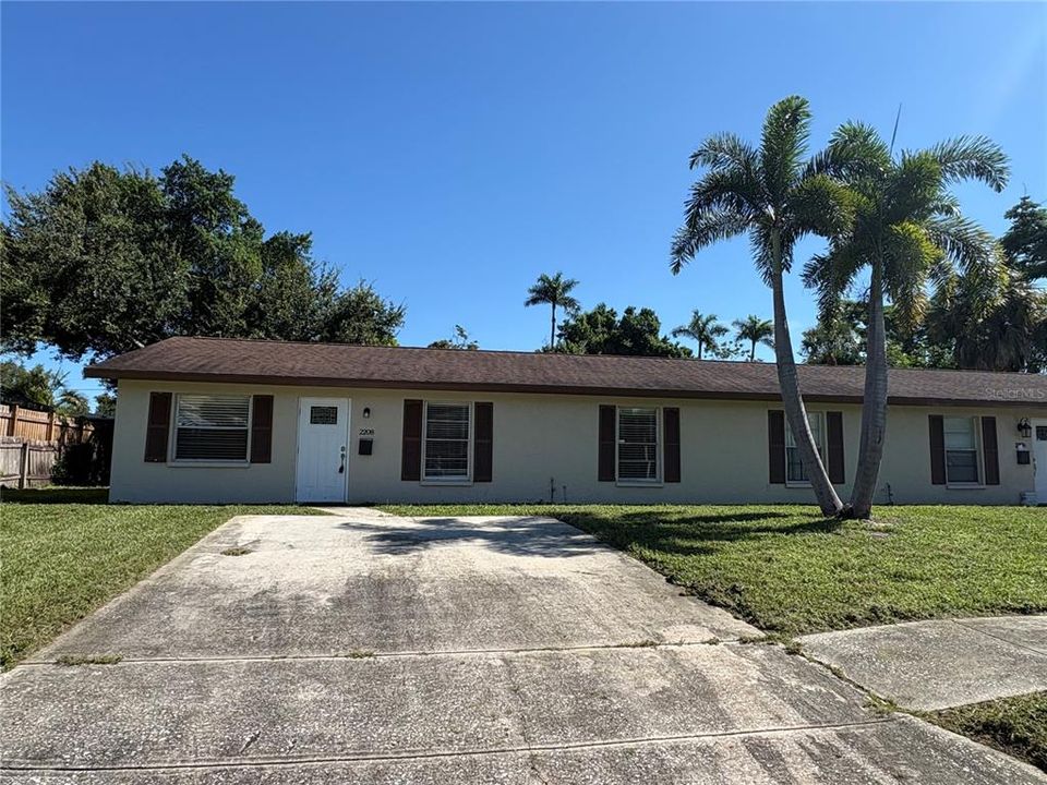For Rent: $1,695 (3 beds, 2 baths, 1090 Square Feet)