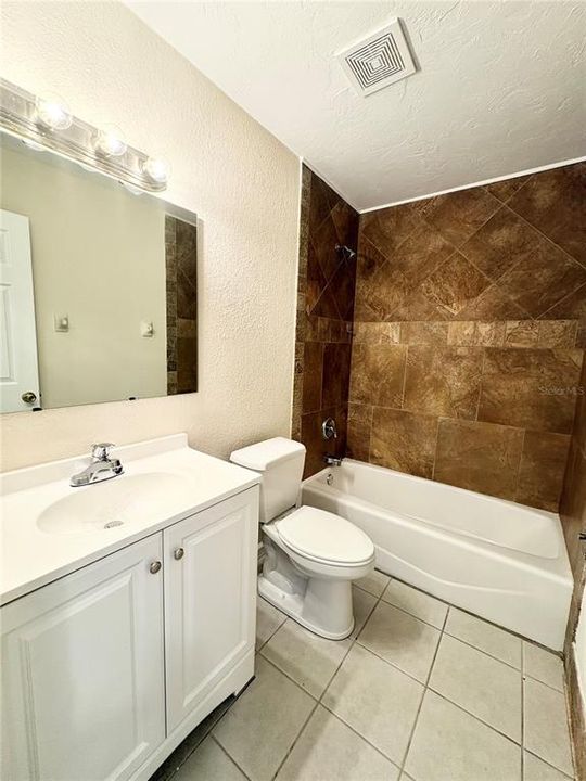 For Rent: $1,695 (3 beds, 2 baths, 1090 Square Feet)