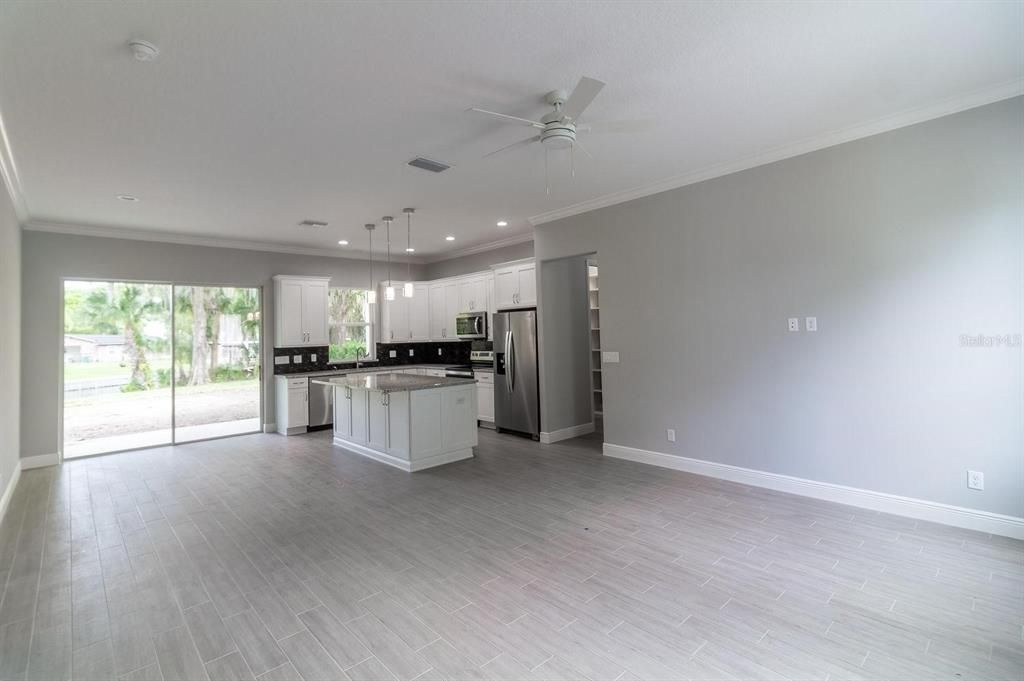 For Sale: $550,000 (3 beds, 2 baths, 1700 Square Feet)