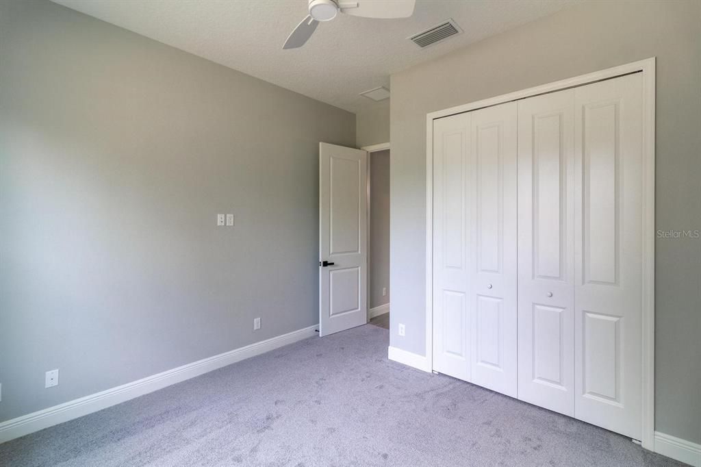 For Sale: $550,000 (3 beds, 2 baths, 1700 Square Feet)
