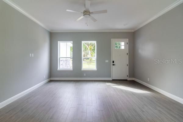 For Sale: $550,000 (3 beds, 2 baths, 1700 Square Feet)