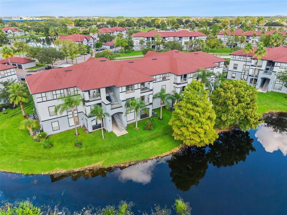 For Sale: $199,000 (2 beds, 2 baths, 1062 Square Feet)