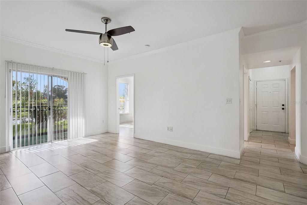 For Sale: $199,000 (2 beds, 2 baths, 1062 Square Feet)