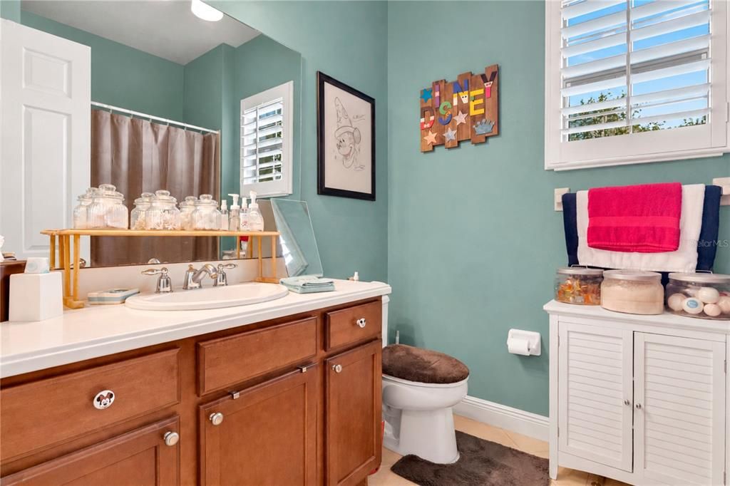 For Sale: $345,000 (2 beds, 2 baths, 1673 Square Feet)