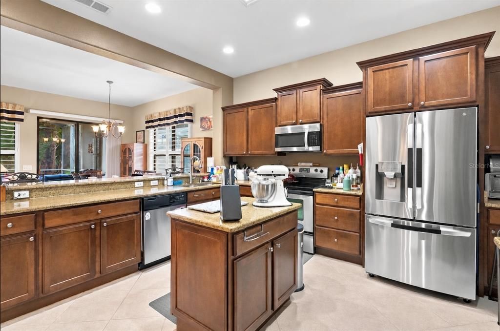 For Sale: $345,000 (2 beds, 2 baths, 1673 Square Feet)