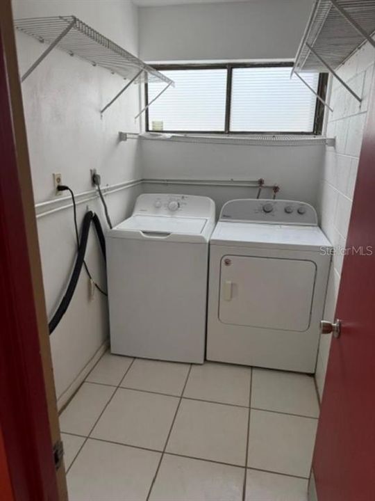 For Rent: $1,800 (1 beds, 1 baths, 873 Square Feet)