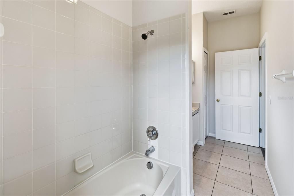 В аренду: $1,750 (3 спален, 2 ванн, 1731 Квадратных фут)