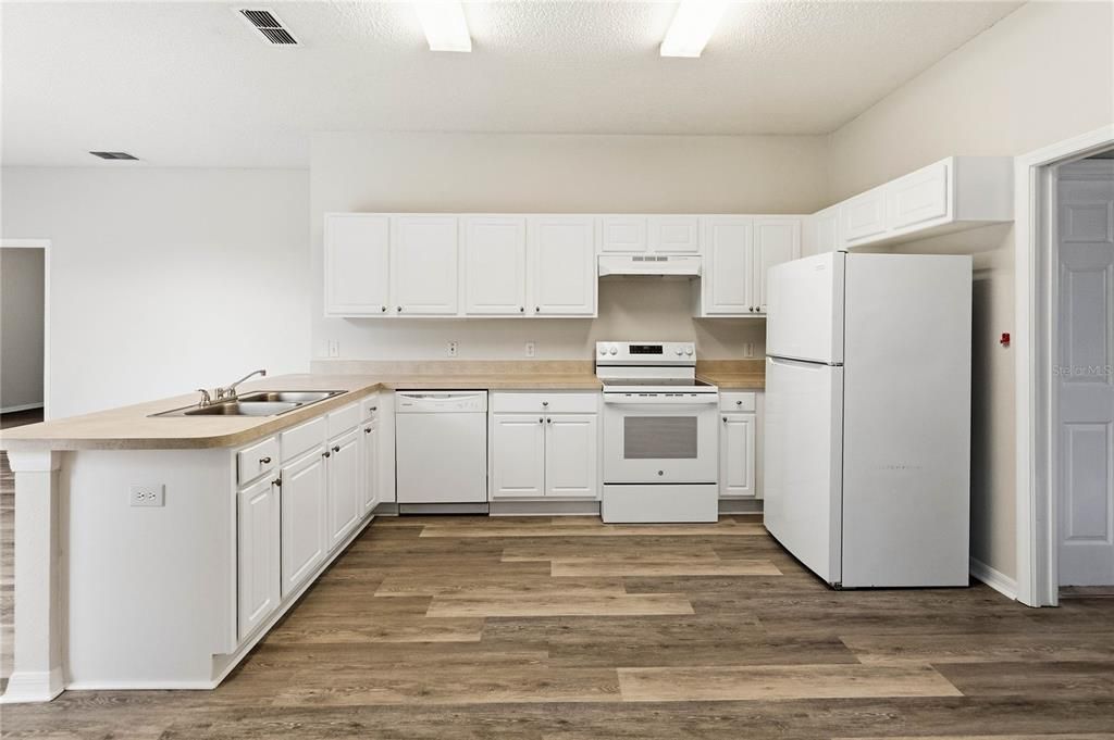 В аренду: $1,750 (3 спален, 2 ванн, 1731 Квадратных фут)