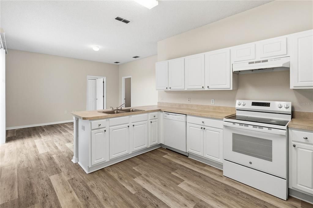 В аренду: $1,750 (3 спален, 2 ванн, 1731 Квадратных фут)