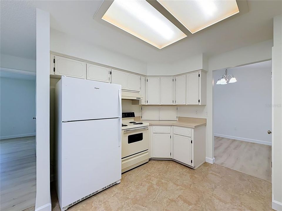 На продажу: $228,000 (2 спален, 2 ванн, 1368 Квадратных фут)