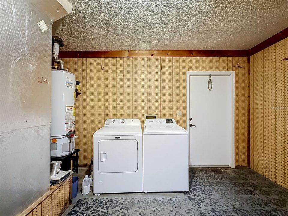 На продажу: $228,000 (2 спален, 2 ванн, 1368 Квадратных фут)