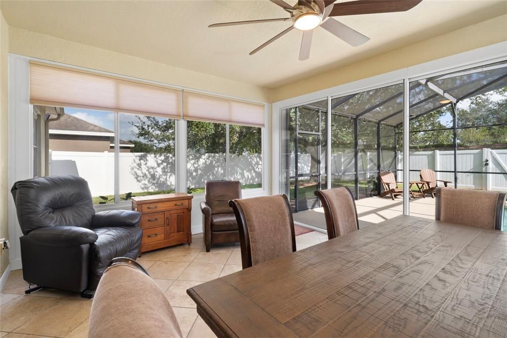 For Sale: $549,500 (4 beds, 3 baths, 2800 Square Feet)