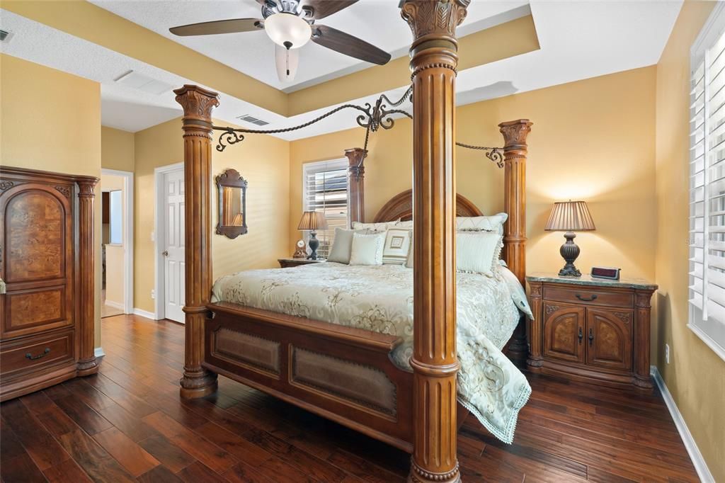 For Sale: $549,500 (4 beds, 3 baths, 2800 Square Feet)