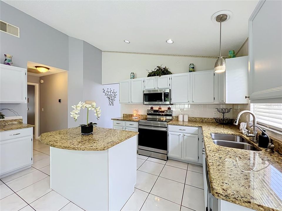 For Sale: $445,000 (4 beds, 2 baths, 1945 Square Feet)