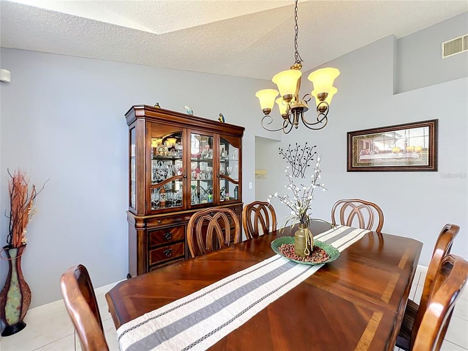 For Sale: $445,000 (4 beds, 2 baths, 1945 Square Feet)