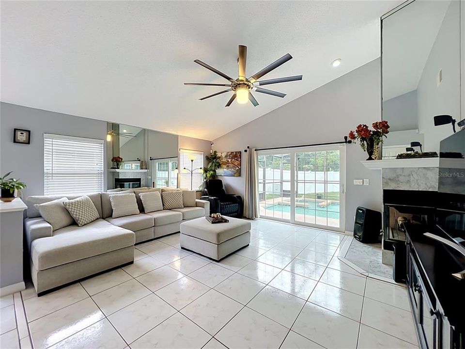 For Sale: $445,000 (4 beds, 2 baths, 1945 Square Feet)