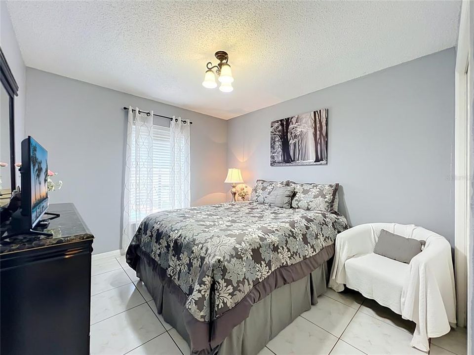 For Sale: $445,000 (4 beds, 2 baths, 1945 Square Feet)