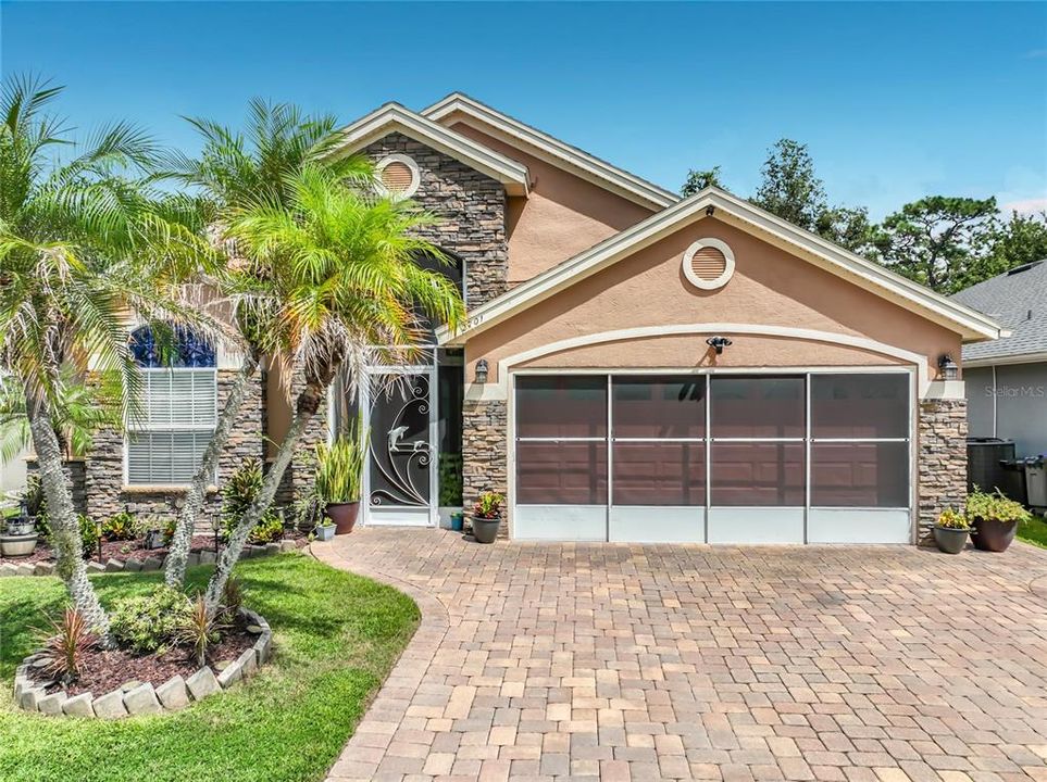 For Sale: $445,000 (4 beds, 2 baths, 1945 Square Feet)