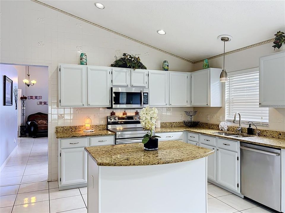For Sale: $445,000 (4 beds, 2 baths, 1945 Square Feet)
