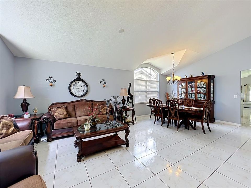 For Sale: $445,000 (4 beds, 2 baths, 1945 Square Feet)
