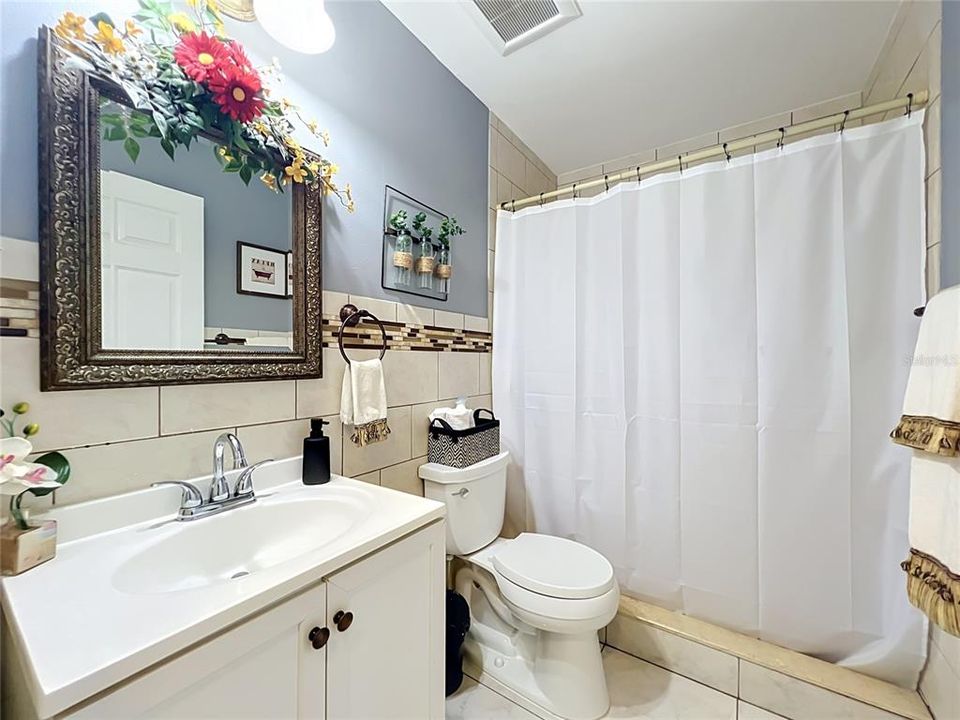 For Sale: $445,000 (4 beds, 2 baths, 1945 Square Feet)