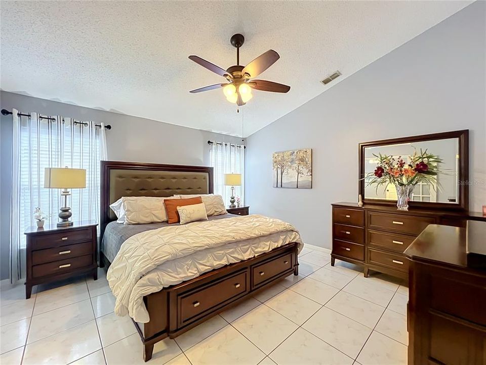 For Sale: $445,000 (4 beds, 2 baths, 1945 Square Feet)