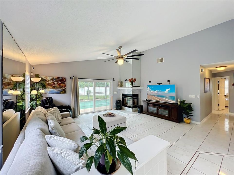 For Sale: $445,000 (4 beds, 2 baths, 1945 Square Feet)