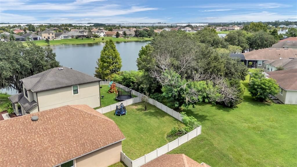 For Sale: $395,000 (4 beds, 2 baths, 1915 Square Feet)