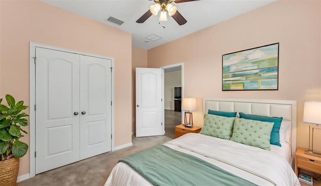 For Sale: $395,000 (4 beds, 2 baths, 1915 Square Feet)