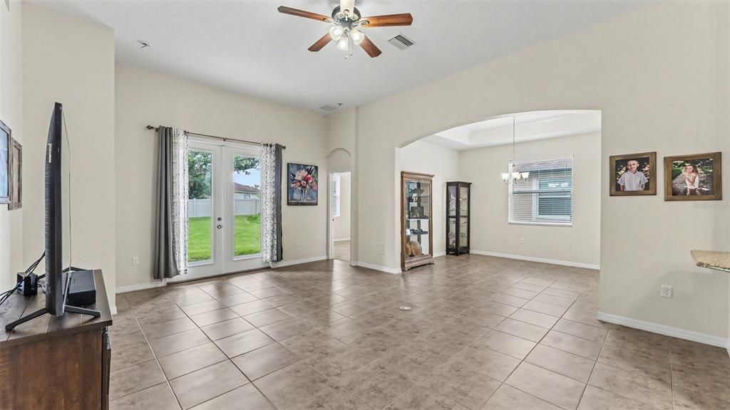 For Sale: $395,000 (4 beds, 2 baths, 1915 Square Feet)