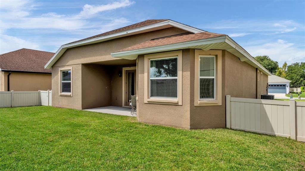 For Sale: $395,000 (4 beds, 2 baths, 1915 Square Feet)