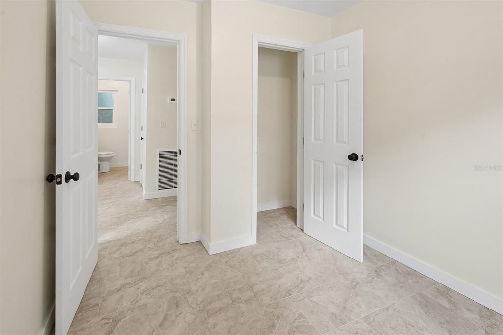 For Sale: $169,000 (4 beds, 1 baths, 1274 Square Feet)