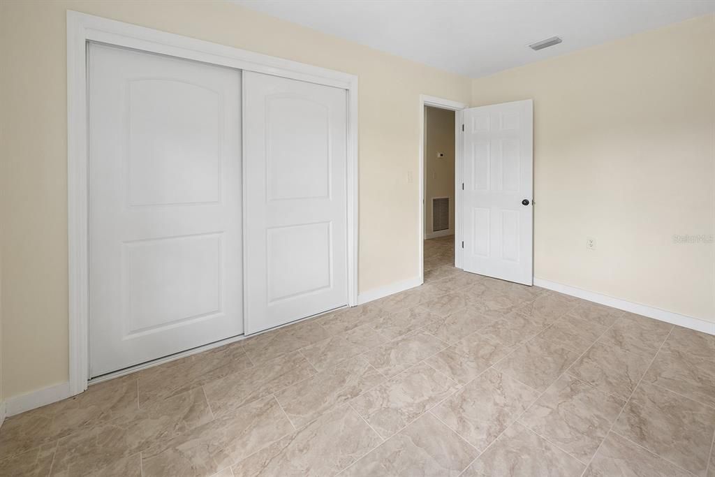 For Sale: $169,000 (4 beds, 1 baths, 1274 Square Feet)