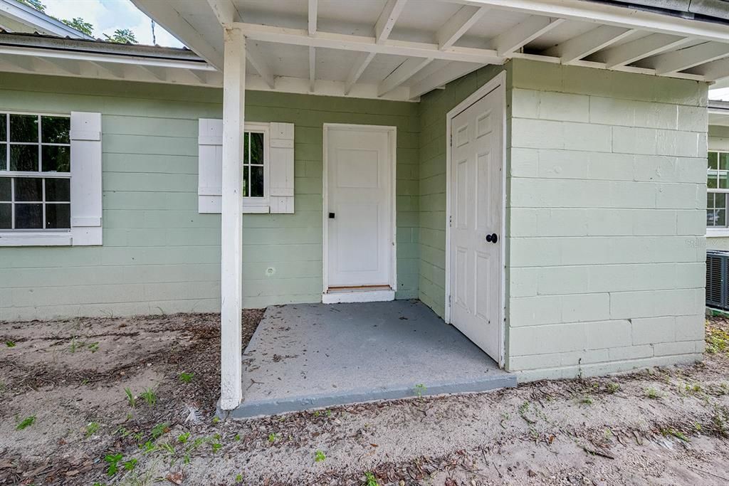 For Sale: $169,000 (4 beds, 1 baths, 1274 Square Feet)