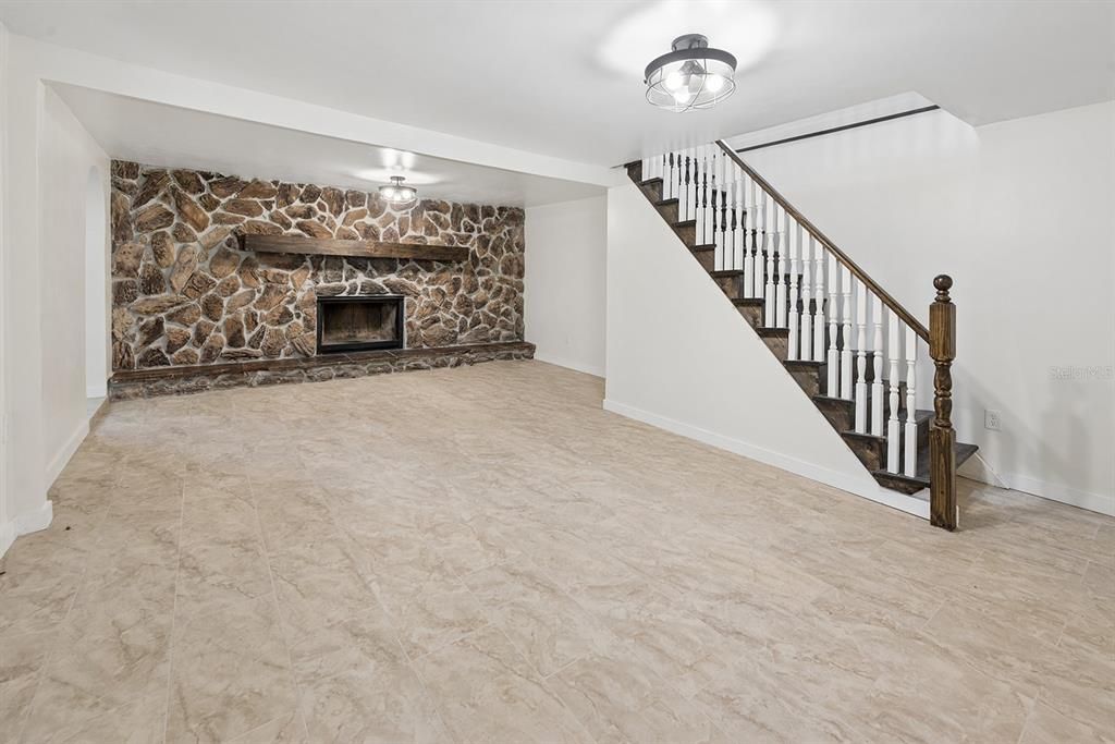 For Sale: $169,000 (4 beds, 1 baths, 1274 Square Feet)