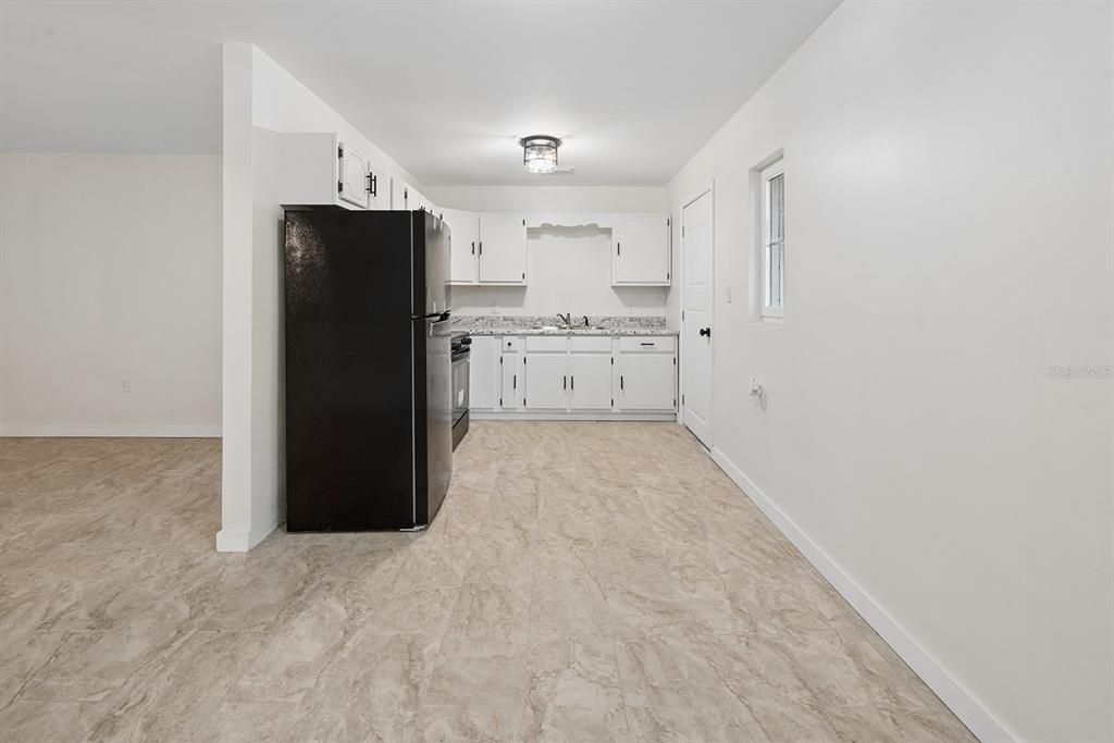 For Sale: $169,000 (4 beds, 1 baths, 1274 Square Feet)