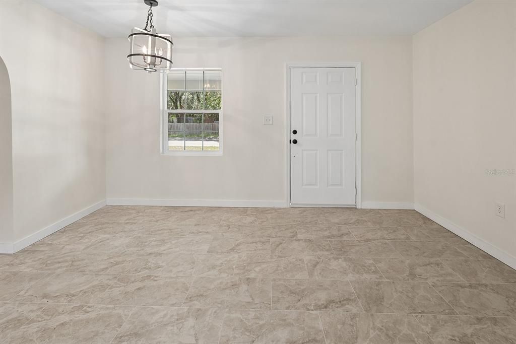 For Sale: $169,000 (4 beds, 1 baths, 1274 Square Feet)