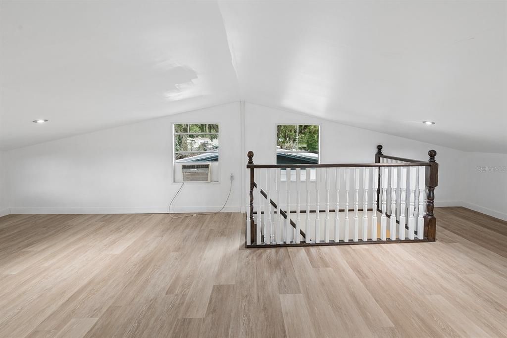 For Sale: $169,000 (4 beds, 1 baths, 1274 Square Feet)