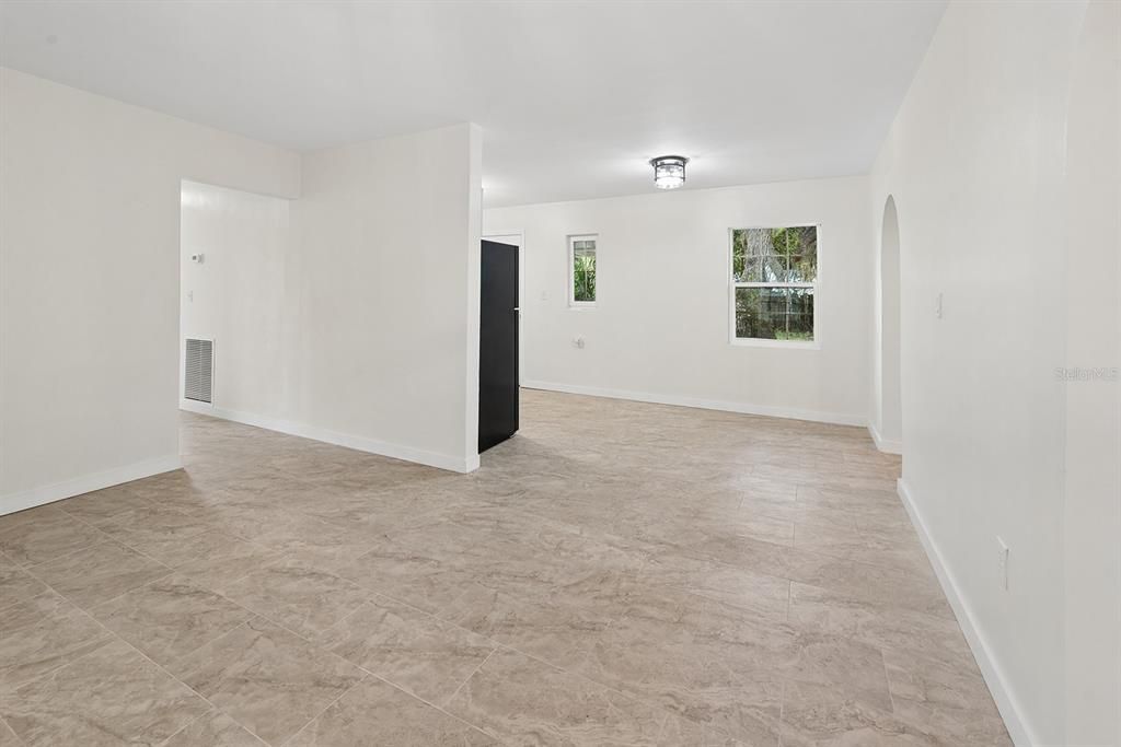 For Sale: $169,000 (4 beds, 1 baths, 1274 Square Feet)