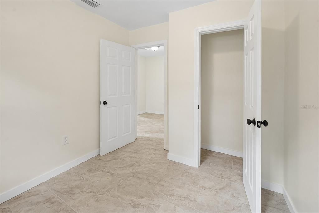 For Sale: $169,000 (4 beds, 1 baths, 1274 Square Feet)